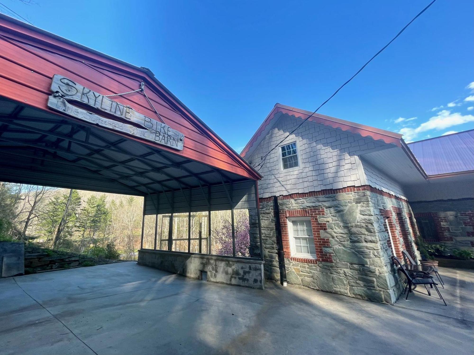 Skyline Village Inn Spruce Pine Exterior photo
