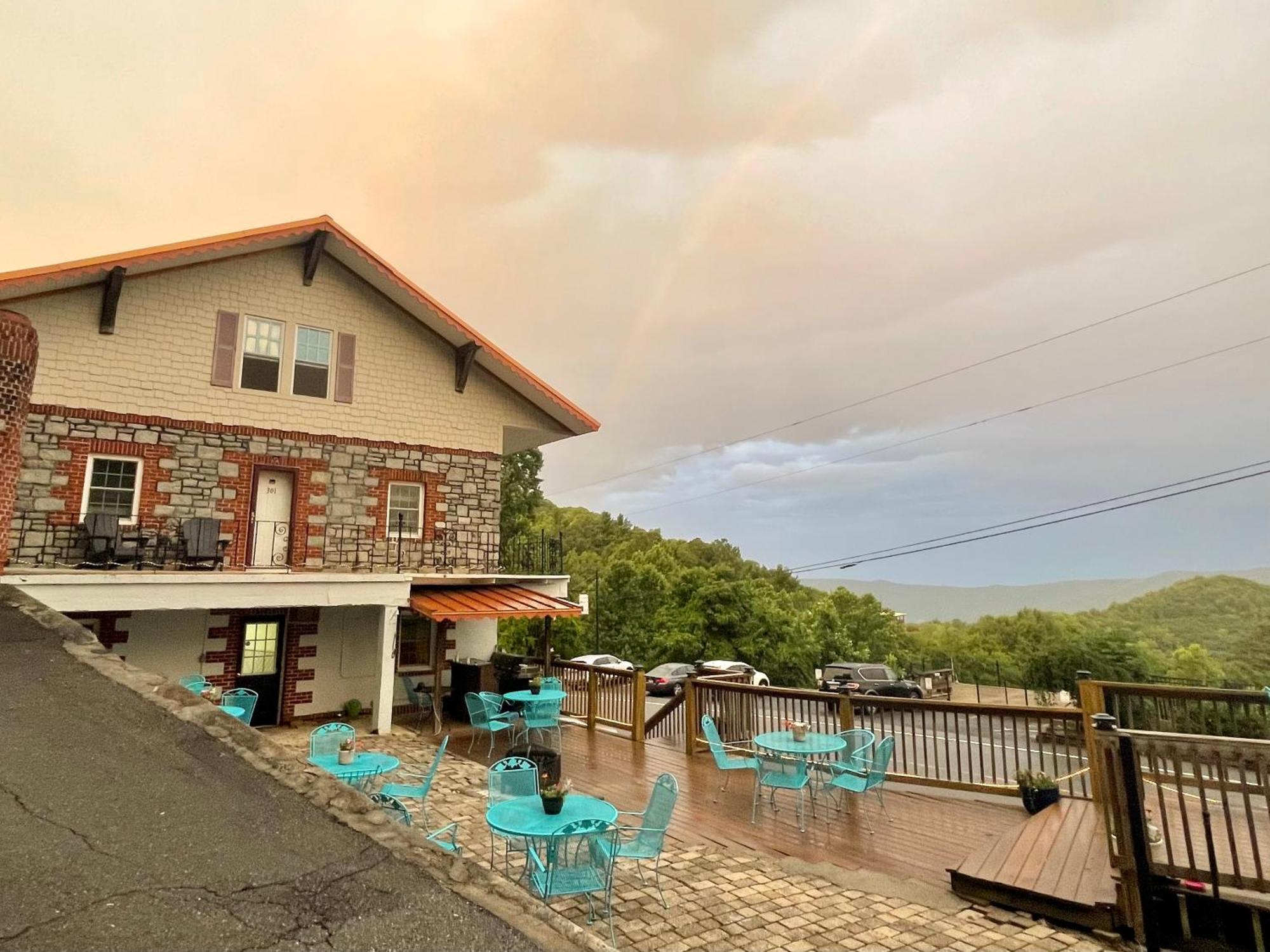 Skyline Village Inn Spruce Pine Exterior photo